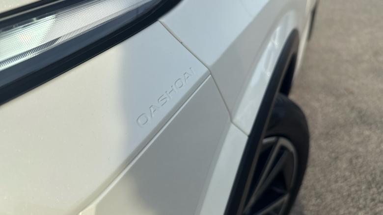 Nissan Qashqai 1.3 DiG-T MH Tekna 5dr Petrol Hatchback